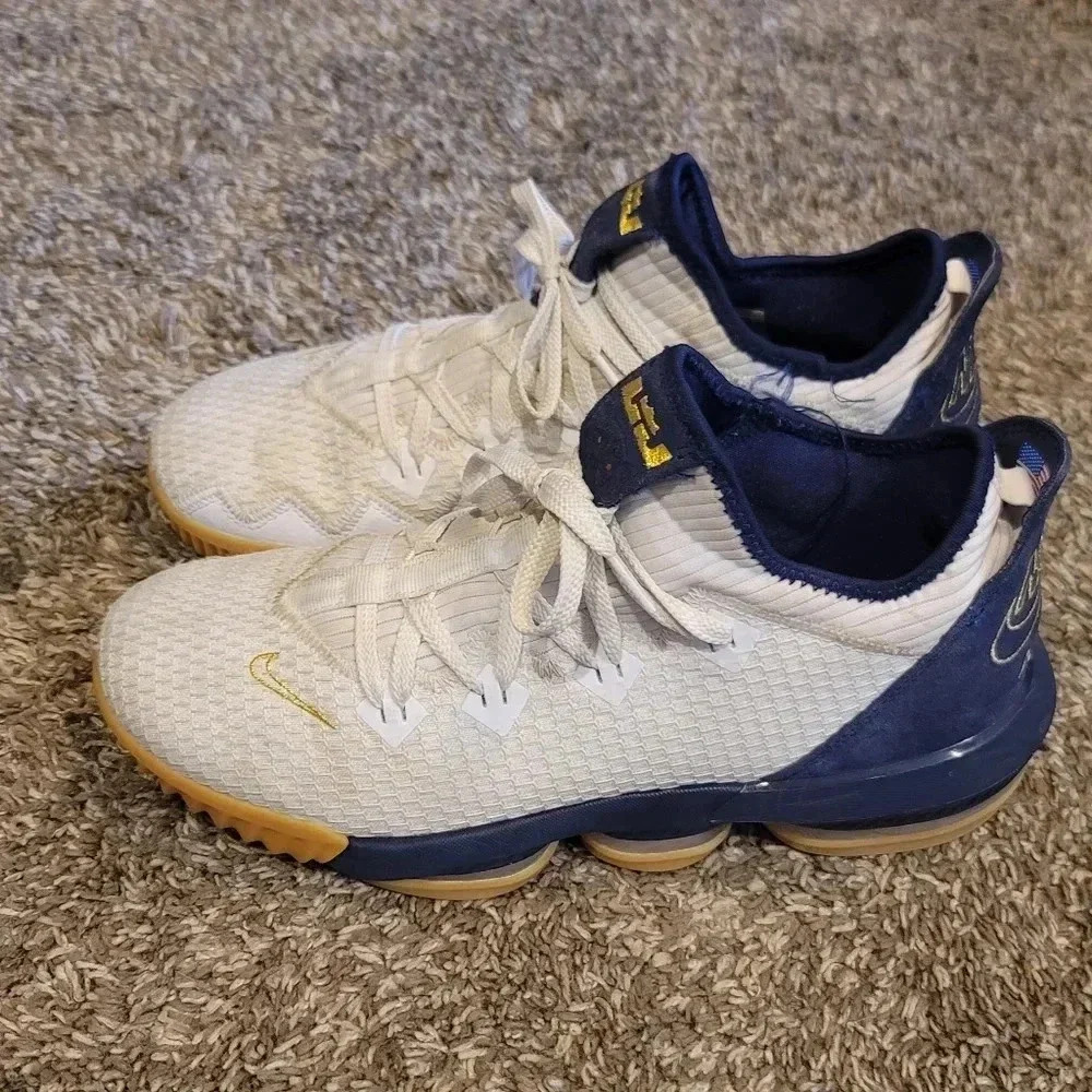 Nike Air LeBron Low - Picture 5 of 9